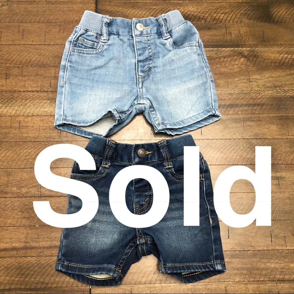 Levi’s infant shorts